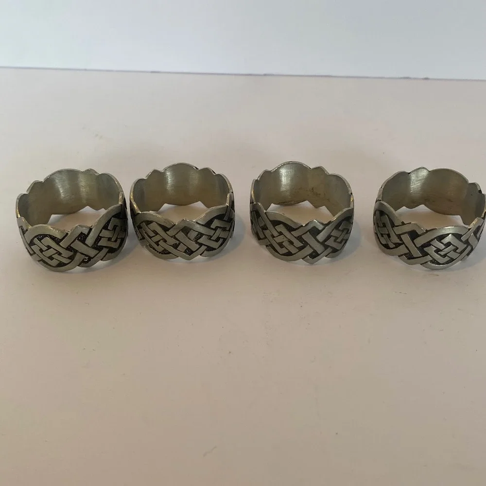 Napkin Rings Silver Excellent Celtic Knot Set of 4 Metal